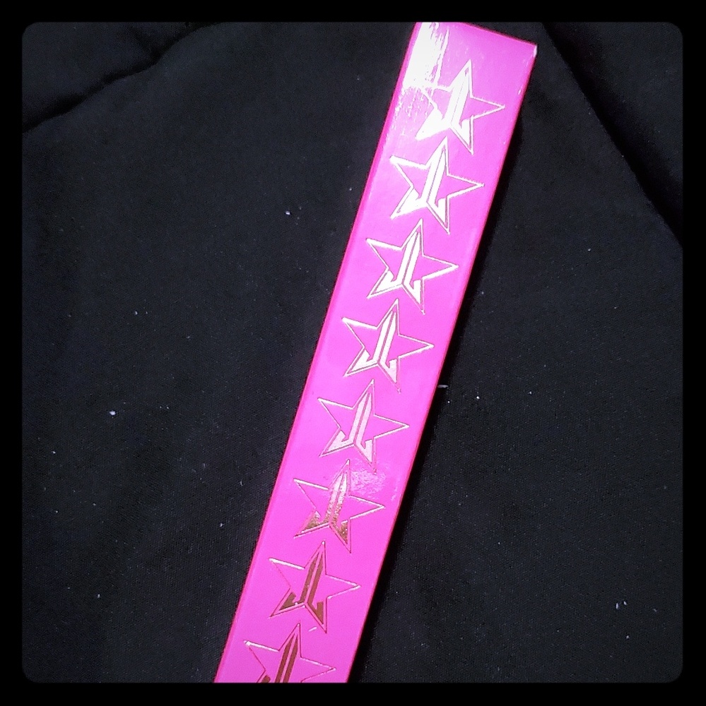 Jeffree star lip liner
